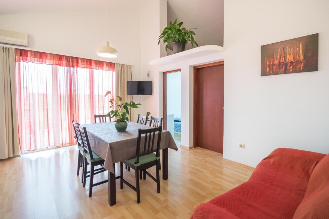 Apartments With A Parking Space Njivice, Krk - 5427 Bagian luar foto